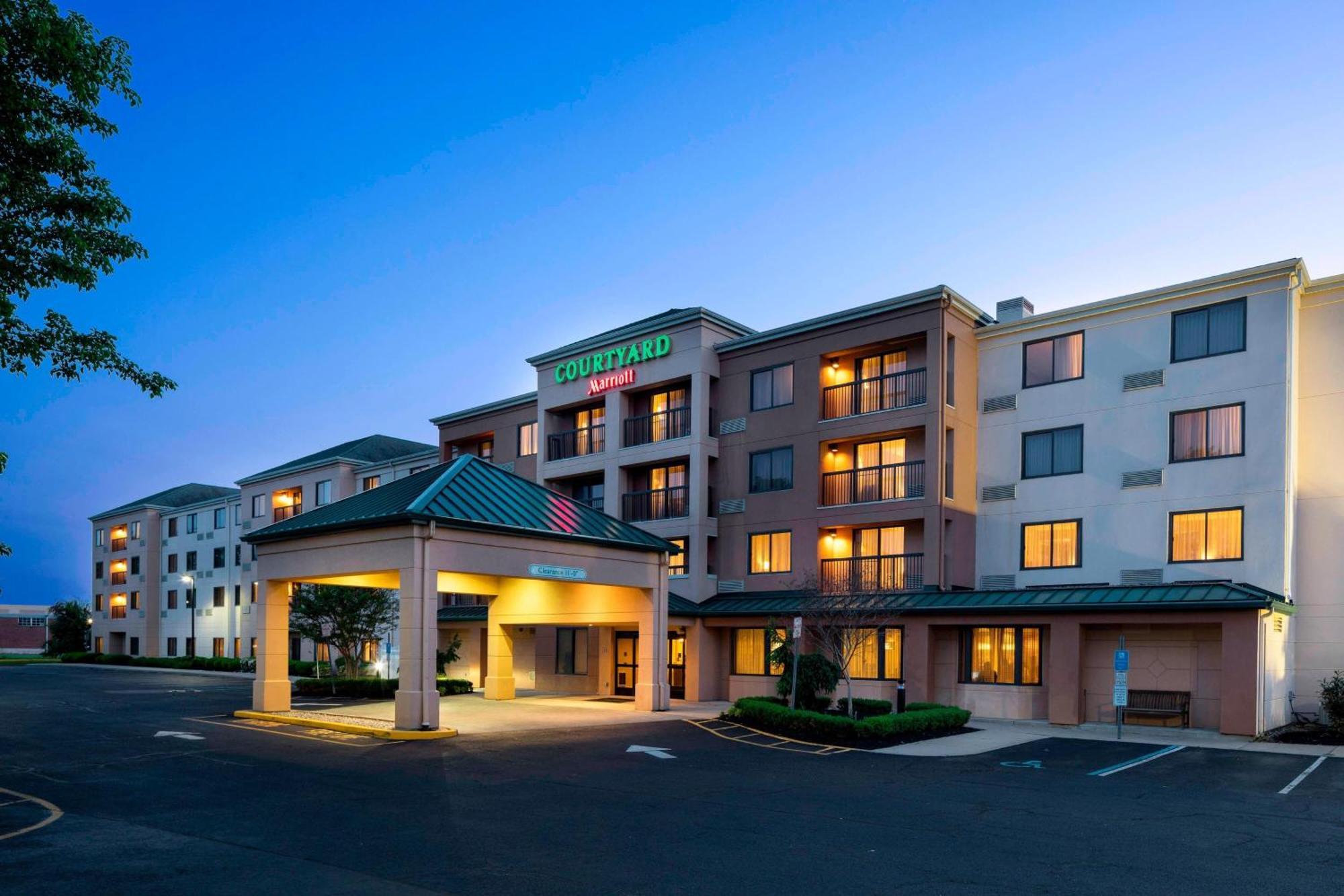 Courtyard By Marriot Cranbury South Brunswick Hotel Exterior photo