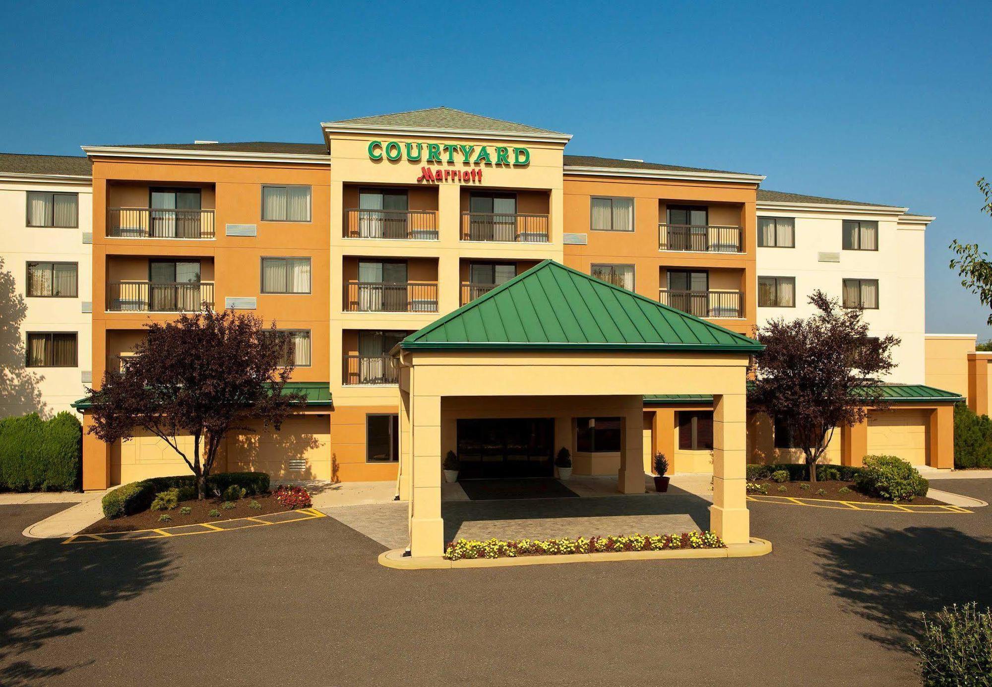 Courtyard By Marriot Cranbury South Brunswick Hotel Exterior photo